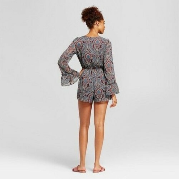 Xhilaration Juniors Lace Up Long Sleeve Romper NEW - Picture 2 of 8